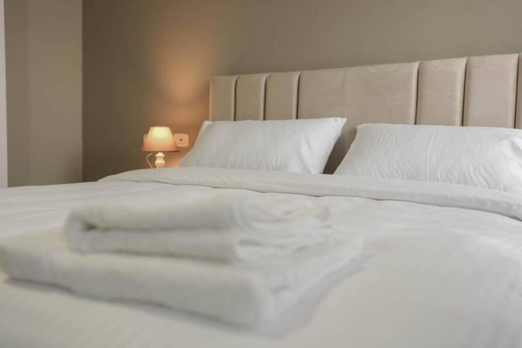 Staycation, City Center Apartment With Balcony Tirana Exteriér fotografie